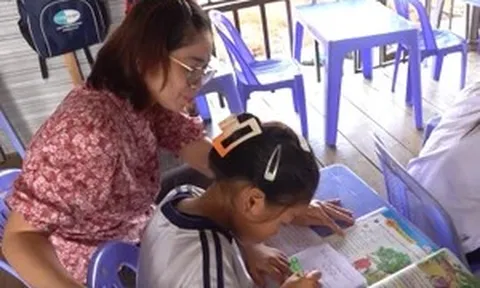 Cô giáo 7 năm gieo chữ vùng lòng hồ Trị An
