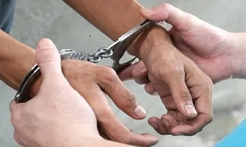 Bắt tạm giam 6 đối tượng "giúp" nhân viên ngân hàng lừa đảo chiếm đoạt tài sản