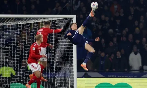 McTominay viết lại lịch sử Scotland