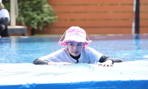 Sốc trước vẻ ngoài khác lạ của Ninh Dương Lan Ngọc