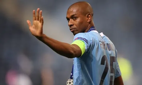 Fernandinho giải nghệ