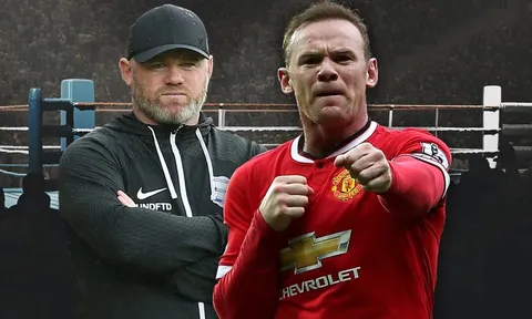 Rooney húc thầy giáo trật vai
