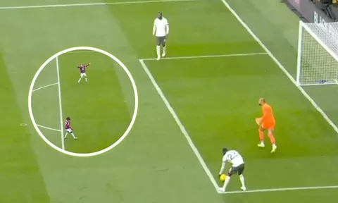 Chelsea thoát penalty gây tranh cãi tại Turf Moor