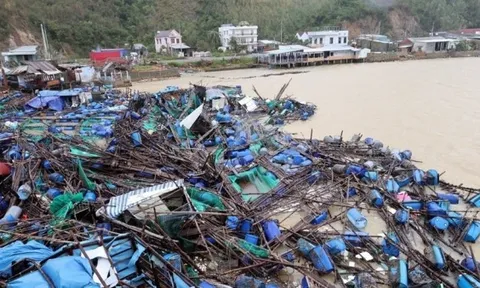 Sân bay Tuy Hoà hoạt động trở lại, các hãng hàng không tích cực vận chuyển hàng hoá cứu trợ đến Trung Bộ