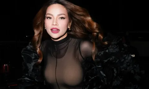 Hồ Ngọc Hà mặc đồ ren xuyên thấu, gặp 1 sự cố 'ngượng đỏ mặt' trước chục nghìn khán giả