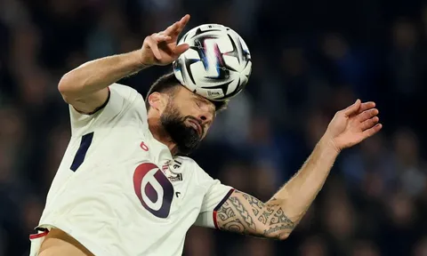 Giroud lập cú đúp lịch sử ở tuổi 39