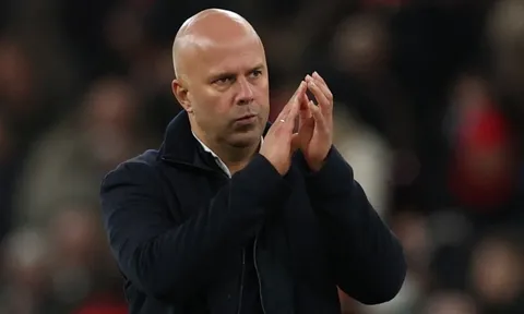 Liverpool mất bộn tiền để sa thải Slot