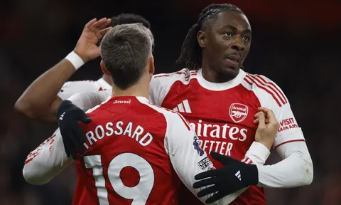 Cột mốc lịch sử trong ngày Arsenal nhấn chìm Tottenham