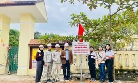 Công ty Xi măng Sông Gianh chung tay đảm bảo an toàn cho học sinh vùng khó