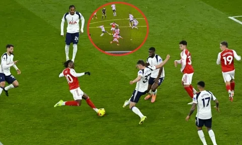 Tranh cãi trong trận thắng của Arsenal