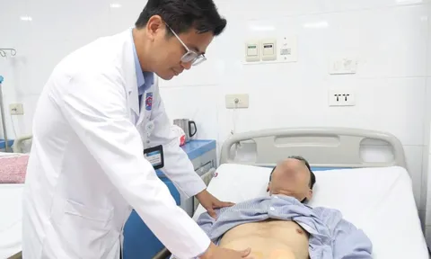 Người đàn ông uống 1,5 lít rượu mỗi ngày phải cắt toàn bộ dạ dày vì ung thư 0