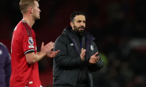 Sự cứng nhắc của Amorim làm hại MU