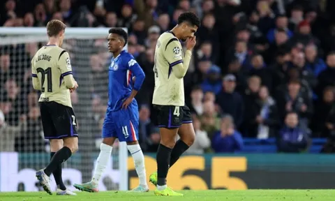 Araujo tự đẩy Barcelona vào thảm cảnh