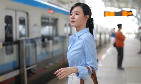 Hành động thiết thực của Midu dành cho người dân đang chống chọi với mưa lũ