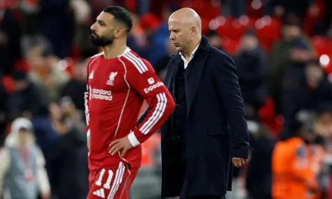 Liverpool bị bóc trần sau thảm bại