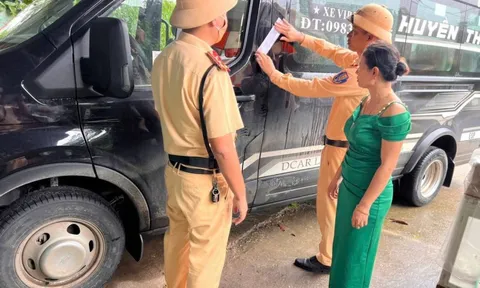 Xử phạt người phụ nữ điều khiển ô tô 16 chỗ không có giấy phép lái xe