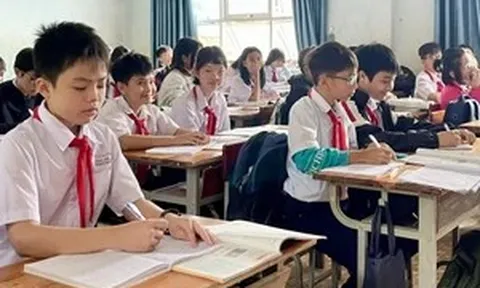 Trường học sau bão lũ: Cộng đồng sẻ chia, cổng trường rộng mở