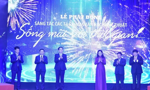 Phát động sáng tác tác phẩm văn học, nghệ thuật 'Sống mãi với thời gian'