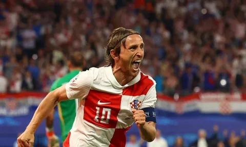 Modric khiến CĐV Anh run sợ