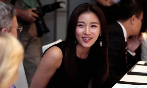 Nữ diễn viên nổi tiếng showbiz vừa 'chốt lãi' 152 tỷ nhờ bán bán biệt thự