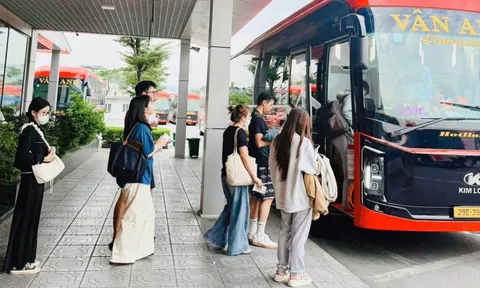 Cao điểm 10 ngày tổng kiểm tra xe kinh doanh vận tải hành khách trên toàn quốc