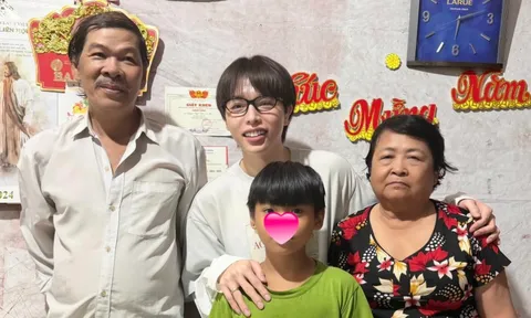 Đức Phúc lên tiếng về sự thật câu chuyện 'bác tài xế bị hủy chuyến vì chạy xe cũ'