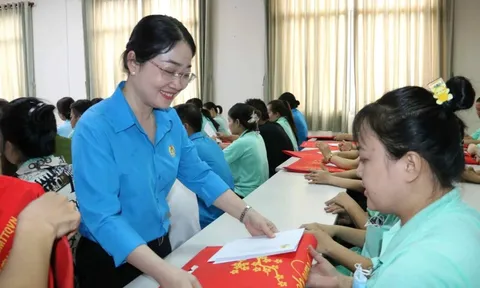 Nhiều hoạt động ý nghĩa chăm lo cho người lao động dịp Tết