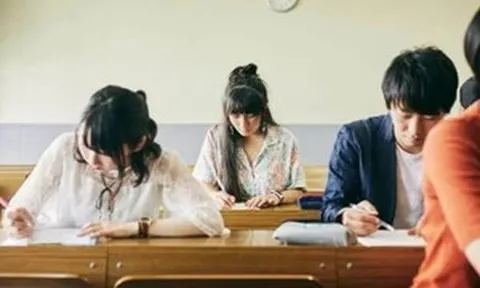 Gánh nặng giữ chỗ đại học với sinh viên Nhật Bản