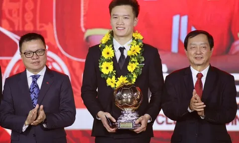 Hoàng Đức lần thứ 3 giành Quả bóng vàng Việt Nam