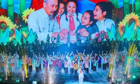 Chương trình Nghệ thuật đặc biệt chào mừng Đại hội Thi đua yêu nước lần thứ XI