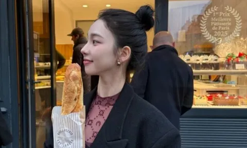 Ảnh đời thường của Karina (aespa) gây sốt