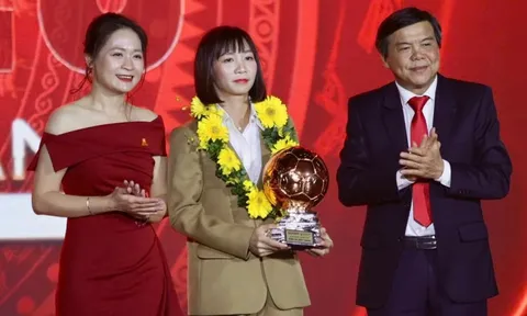 Quả bóng đồng Thùy Trang bức xúc