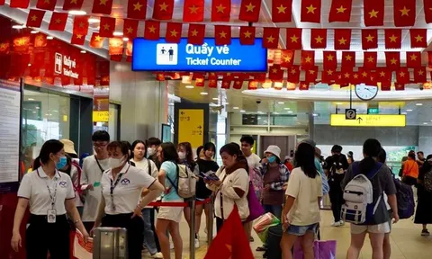 TP.HCM miễn phí vé tàu xe Tết Dương lịch: Metro số 1 và Phương Trang cùng tung "át chủ bài"