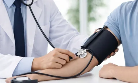 'Bệnh người già' tấn công giới trẻ: Chưa đến 30 tuổi đã phải uống thuốc huyết áp 0