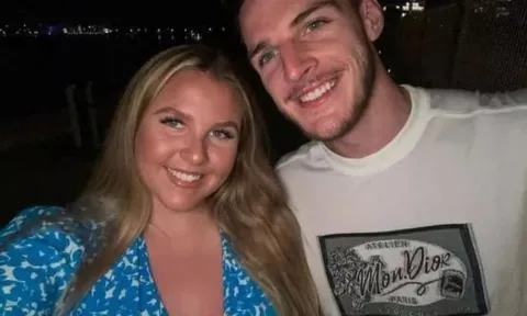 Bạn gái Declan Rice tiếp tục bị miệt thị