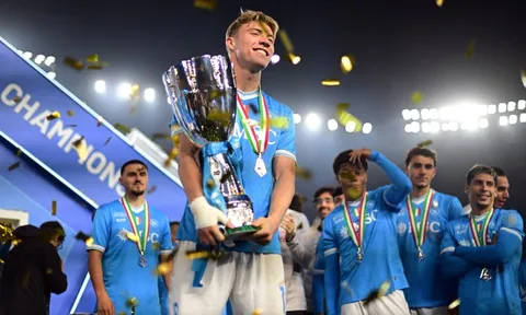 Vì sao Hojlund được Vieri bảo chứng