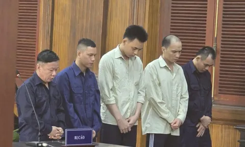 Thủ đoạn “rút ruột” hàng ngàn túi xách xuất ngoại của nhóm tài xế xe tải đường dài