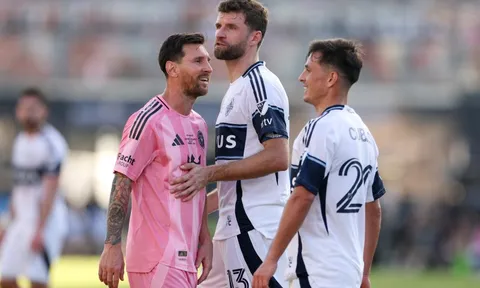 Muller nghi ngờ khả năng của Messi