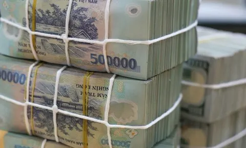 Người dân ồ ạt gửi tiền, ngân hàng phải thông báo kết thúc sớm khuyến mại