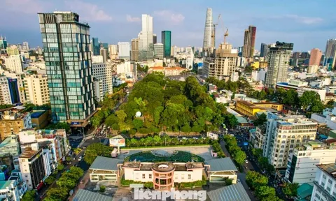 Cận cảnh sân khấu giữa trung tâm TPHCM sắp thành bãi giữ xe metro