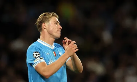 Napoli xác nhận mua đứt Hojlund