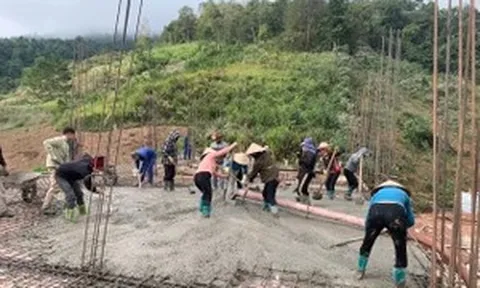 Khắc phục khó khăn đẩy nhanh tiến độ thi công Trường nội trú liên cấp xã Nậm Kè