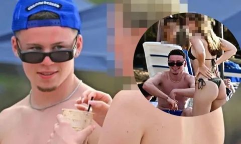 Cậu cả nhà Rooney gây chú ý