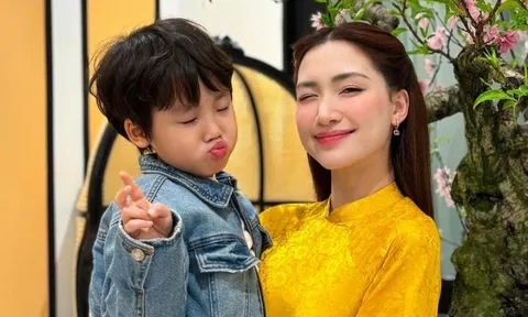 Hòa Minzy lại trả 'tài sản' 7 chữ số cho con trai