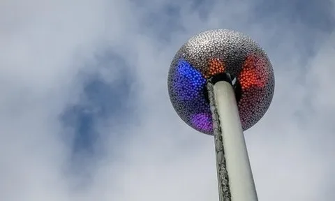 Quả cầu pha lê rơi giữa Times Square, mở ra năm 2026 của nước Mỹ