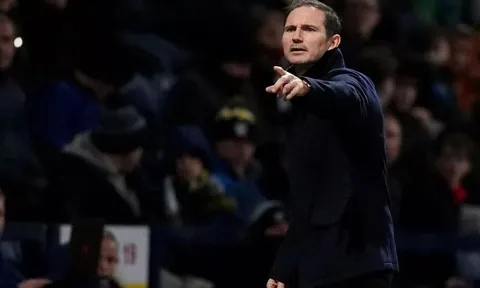 Chelsea nói không với Lampard