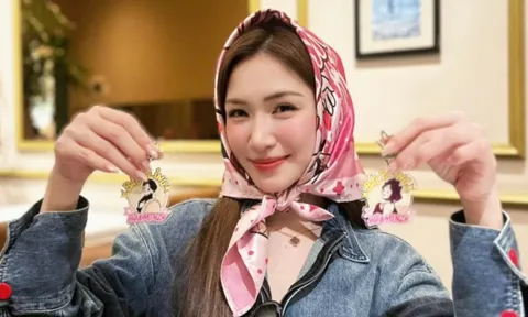 Hòa Minzy chi nhiều tiền hơn 10 năm qua cho một nam đồng nghiệp