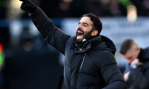 Amorim không đủ trình dẫn dắt MU?