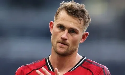 'Cái dớp' khó tin của trung vệ MU