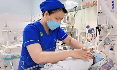 Cứu sống em bé sinh non 27 tuần người Hàn Quốc 0